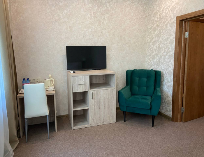 Люкс 2-местный 3-комнатный без балкона вид на море - Парк-отель «Кавказ» Гагра