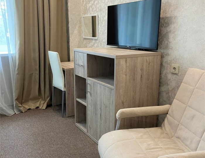 Сюит 2-местный 3-комнатный без балкона вид на парк - Парк-отель «Кавказ» Гагра